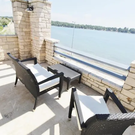 Villa Istrian With Unique Sea View Lovrečica